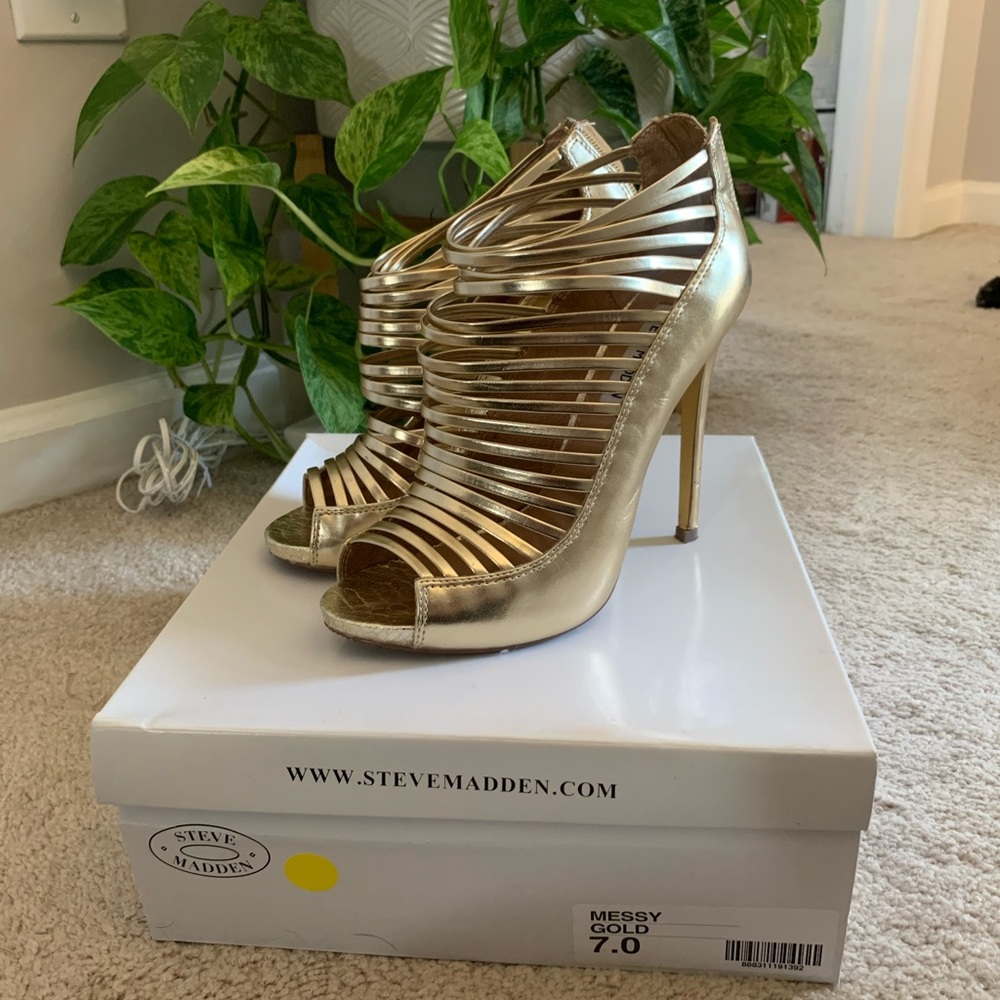 Steve Madden Messy Gold Heels